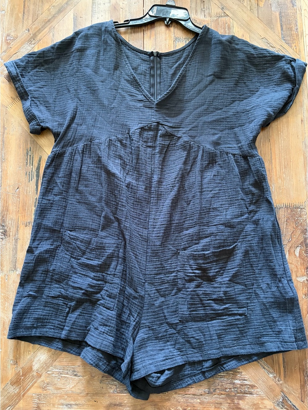 Women’s Short Sleeve V-Neck Romper - Black